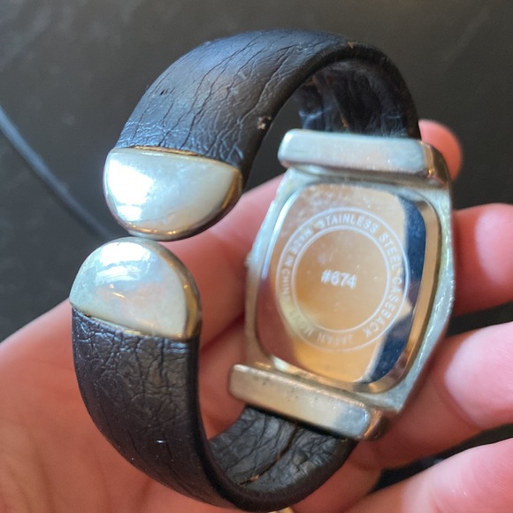 Watch - Picture 3 of 3